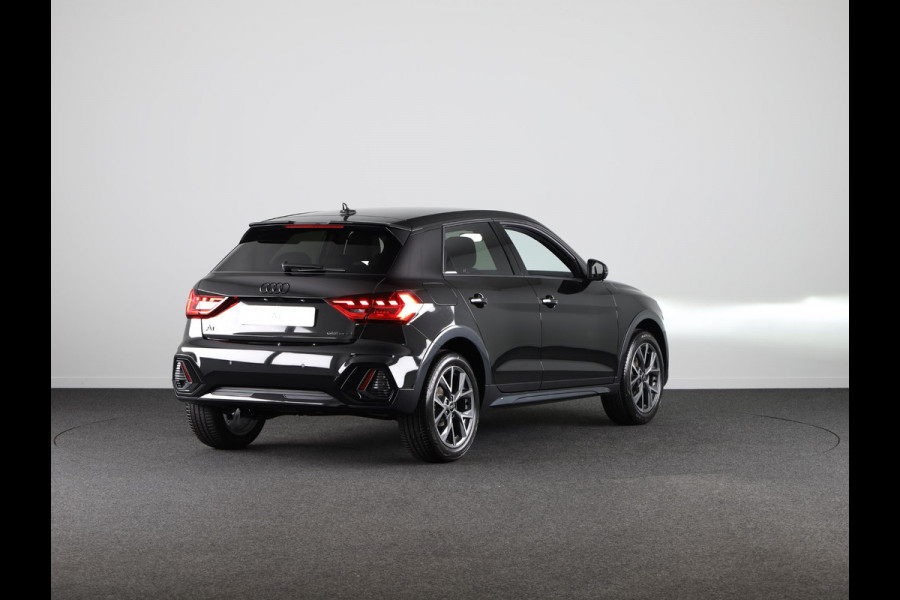 Audi A1 allstreet 30 TFSI Advanced edition 110pk | Private lease vanaf € 597,- pm| Parkeerrijcamera, keyless entry, verwarmbare voerstoelen, led koplampen