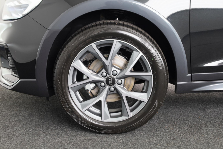 Audi A1 allstreet 30 TFSI Advanced edition 110pk | Private lease vanaf € 597,- pm| Parkeerrijcamera, keyless entry, verwarmbare voerstoelen, led koplampen