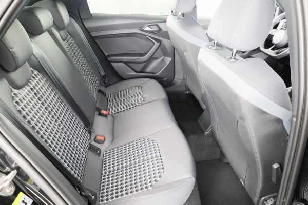 Audi A1 allstreet 30 TFSI Advanced edition 110pk | Private lease vanaf € 597,- pm| Parkeerrijcamera, keyless entry, verwarmbare voerstoelen, led koplampen