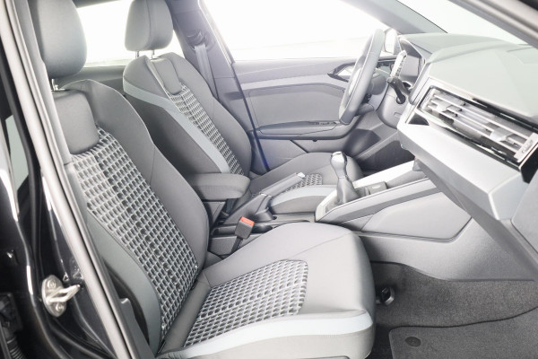 Audi A1 allstreet 30 TFSI Advanced edition 110pk | Private lease vanaf € 597,- pm| Parkeerrijcamera, keyless entry, verwarmbare voerstoelen, led koplampen