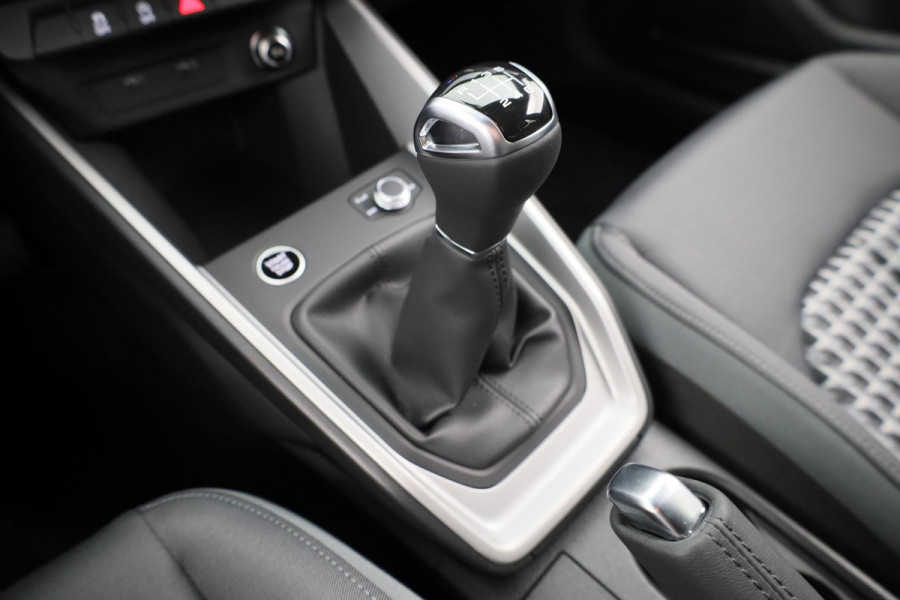 Audi A1 allstreet 30 TFSI Advanced edition 110pk | Private lease vanaf € 597,- pm| Parkeerrijcamera, keyless entry, verwarmbare voerstoelen, led koplampen