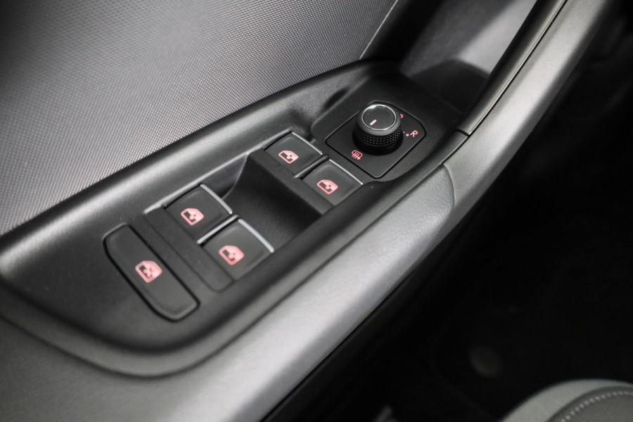 Audi A1 allstreet 30 TFSI Advanced edition 110pk | Private lease vanaf € 597,- pm| Parkeerrijcamera, keyless entry, verwarmbare voerstoelen, led koplampen