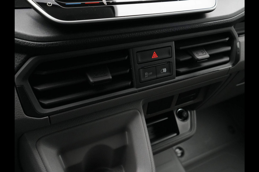 Volkswagen Crafter 2.0 TDI 103kW 140PK GVW 3.5T L3H3 Exclusive AUT rijdende demo, kilometerstand loopt op