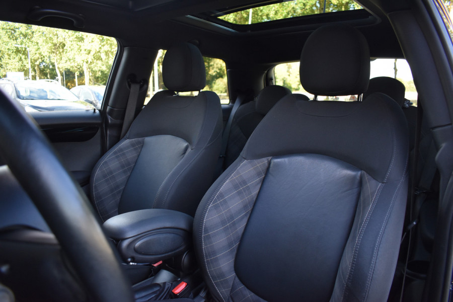 MINI Mini 1.5 Cooper Chili Automaat Parkeerhulp Achter / Glazen Schuif- kanteldak / 17'' LM / Multimedia