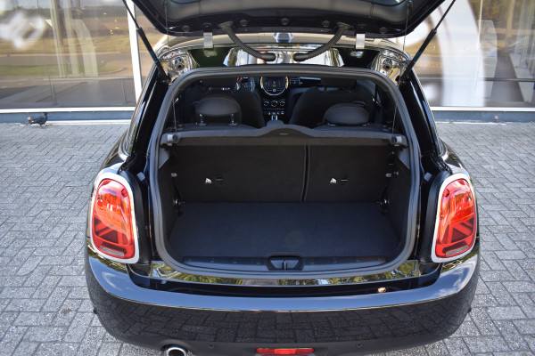MINI Mini 1.5 Cooper Chili Automaat Parkeerhulp Achter / Glazen Schuif- kanteldak / 17'' LM / Multimedia