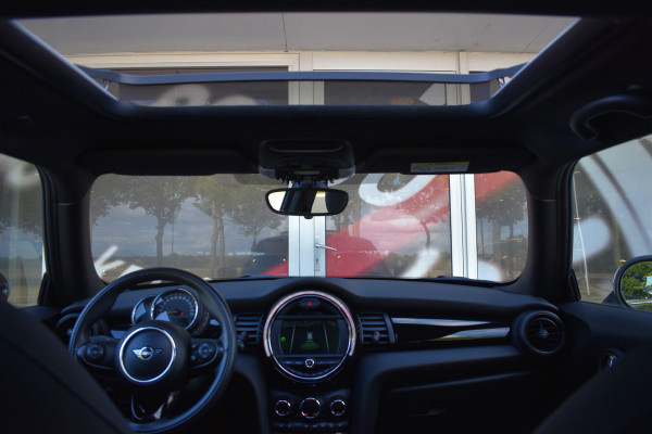 MINI Mini 1.5 Cooper Chili Automaat Parkeerhulp Achter / Glazen Schuif- kanteldak / 17'' LM / Multimedia