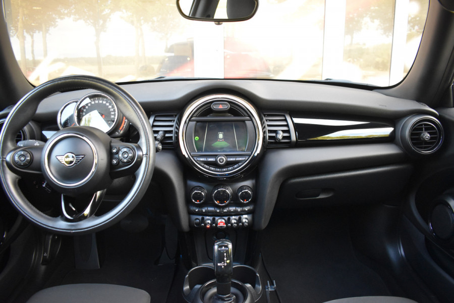 MINI Mini 1.5 Cooper Chili Automaat Parkeerhulp Achter / Glazen Schuif- kanteldak / 17'' LM / Multimedia