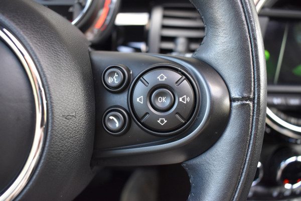 MINI Mini 1.5 Cooper Chili Automaat Parkeerhulp Achter / Glazen Schuif- kanteldak / 17'' LM / Multimedia