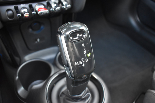 MINI Mini 1.5 Cooper Chili Automaat Parkeerhulp Achter / Glazen Schuif- kanteldak / 17'' LM / Multimedia