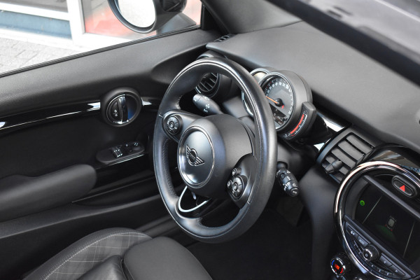 MINI Mini 1.5 Cooper Chili Automaat Parkeerhulp Achter / Glazen Schuif- kanteldak / 17'' LM / Multimedia