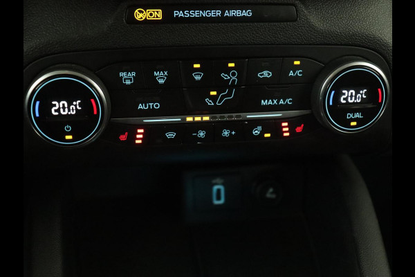 Ford Focus 1.0 EcoBoost Titanium | Stoel & stuurverwarming | Camera | Adaptive cruise | Carplay | Keyless | Navigatie | Full LED