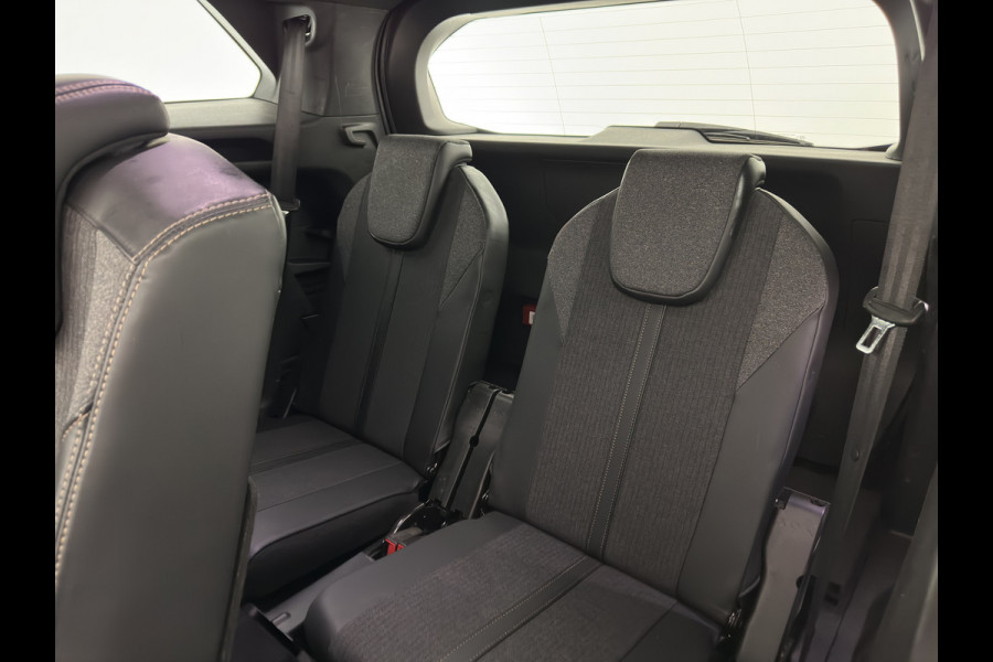 Peugeot 5008 1.6 e-THP GT-Line [ 7-Pers. ] Aut. *PANO | LEATHER-FABRIC | FULL-LED | DIGI-COCKPIT | LANE-ASSIST | BLINDS-SPOT | SPORT-SEATS | CAMERA | NAVI-FULLMAP | SHIFT-PADDLES | PRIVACY-GLASS | TOWBAR | 18''ALU*