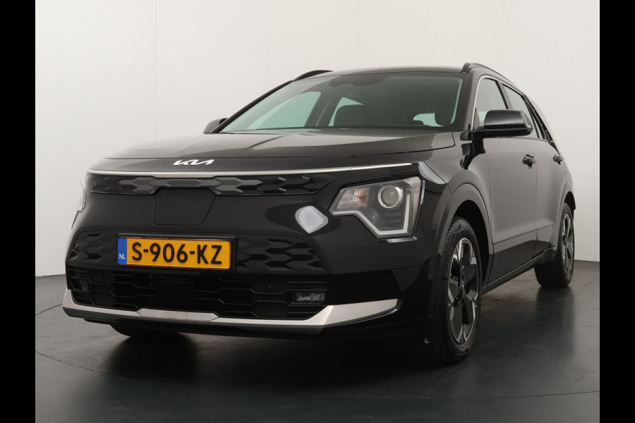 Kia Niro EV DynamicLine 64.8 kWh - SOH 98% Automaat - Climate control  - Adaptive cruise control - Navigatie - Apple Carplay/Android Auto - Fabrieksgarantie t/m 02-2030