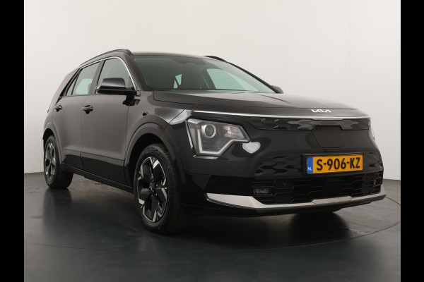 Kia Niro EV DynamicLine 64.8 kWh - SOH 98% Automaat - Climate control  - Adaptive cruise control - Navigatie - Apple Carplay/Android Auto - Fabrieksgarantie t/m 02-2030