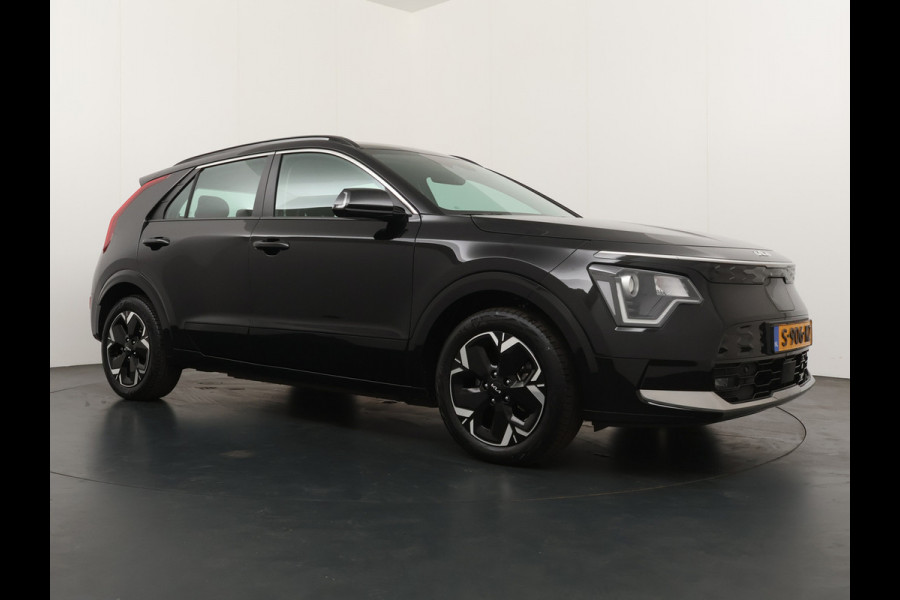 Kia Niro EV DynamicLine 64.8 kWh - SOH 98% Automaat - Climate control  - Adaptive cruise control - Navigatie - Apple Carplay/Android Auto - Fabrieksgarantie t/m 02-2030