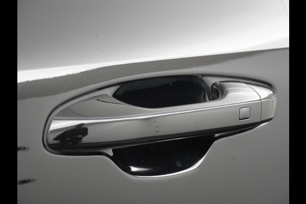 Kia Niro EV DynamicLine 64.8 kWh - SOH 98% Automaat - Climate control  - Adaptive cruise control - Navigatie - Apple Carplay/Android Auto - Fabrieksgarantie t/m 02-2030