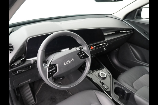 Kia Niro EV DynamicLine 64.8 kWh - SOH 98% Automaat - Climate control  - Adaptive cruise control - Navigatie - Apple Carplay/Android Auto - Fabrieksgarantie t/m 02-2030