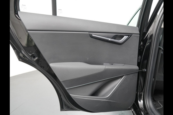 Kia Niro EV DynamicLine 64.8 kWh - SOH 98% Automaat - Climate control  - Adaptive cruise control - Navigatie - Apple Carplay/Android Auto - Fabrieksgarantie t/m 02-2030