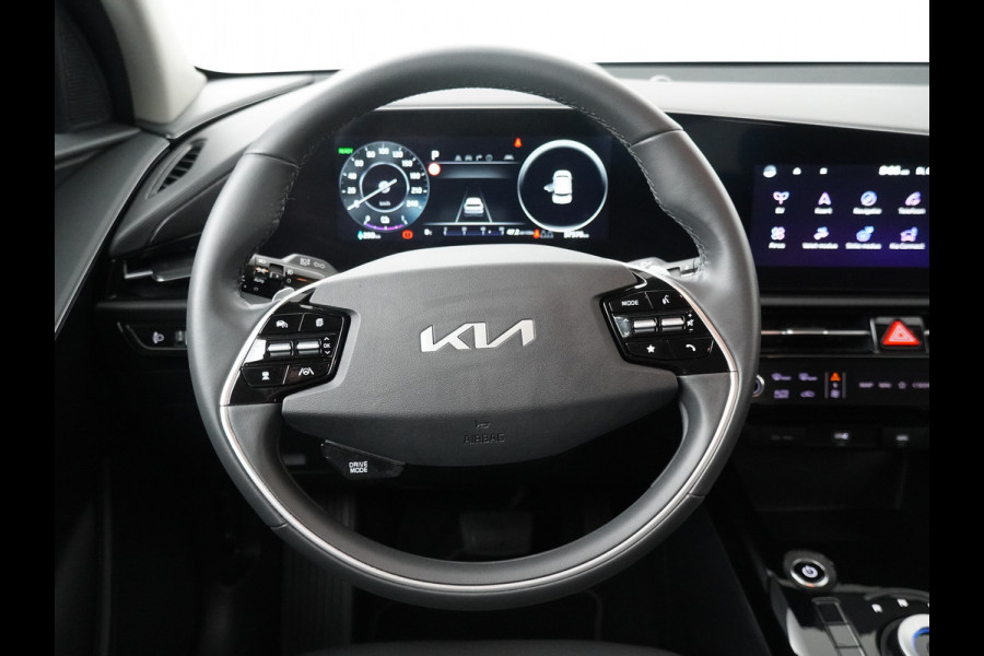 Kia Niro EV DynamicLine 64.8 kWh - SOH 98% Automaat - Climate control  - Adaptive cruise control - Navigatie - Apple Carplay/Android Auto - Fabrieksgarantie t/m 02-2030