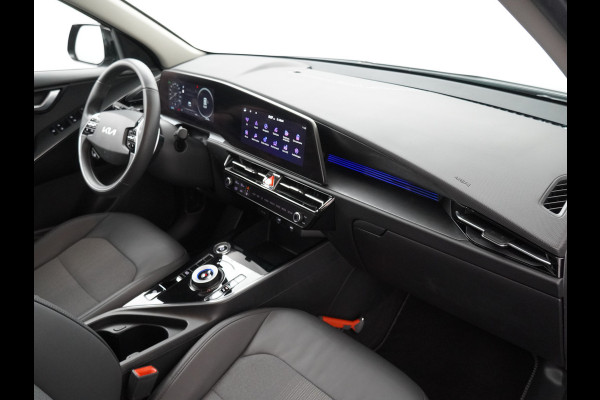 Kia Niro EV DynamicLine 64.8 kWh - SOH 98% Automaat - Climate control  - Adaptive cruise control - Navigatie - Apple Carplay/Android Auto - Fabrieksgarantie t/m 02-2030