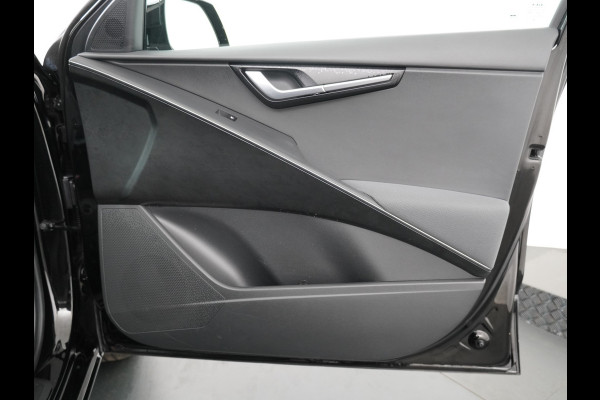 Kia Niro EV DynamicLine 64.8 kWh - SOH 98% Automaat - Climate control  - Adaptive cruise control - Navigatie - Apple Carplay/Android Auto - Fabrieksgarantie t/m 02-2030