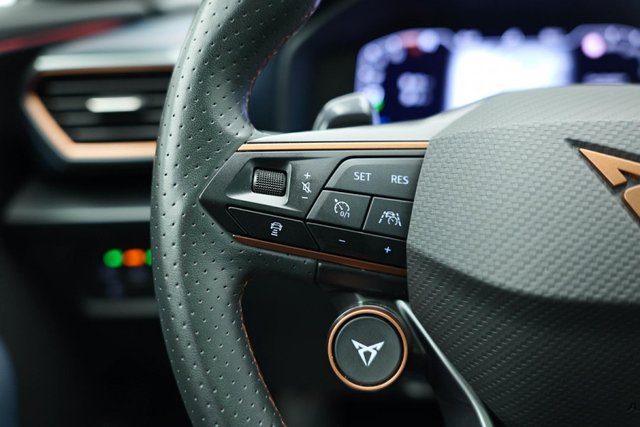 CUPRA Formentor 1.4 e-Hybrid VZ Performance |Pano|360 Camera|Ambient|Dodehoek|Draadloos Laden|