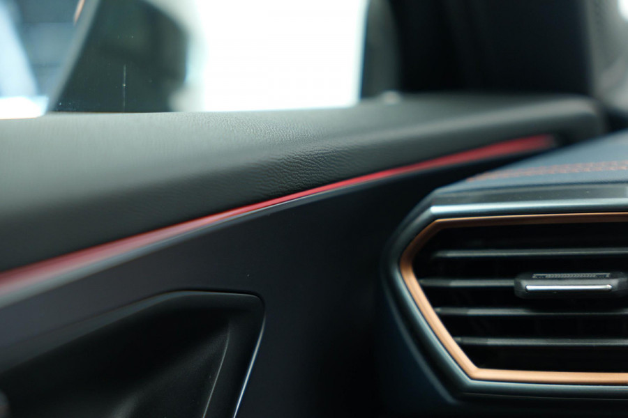 CUPRA Formentor 1.4 e-Hybrid VZ Performance |Pano|360 Camera|Ambient|Dodehoek|Draadloos Laden|