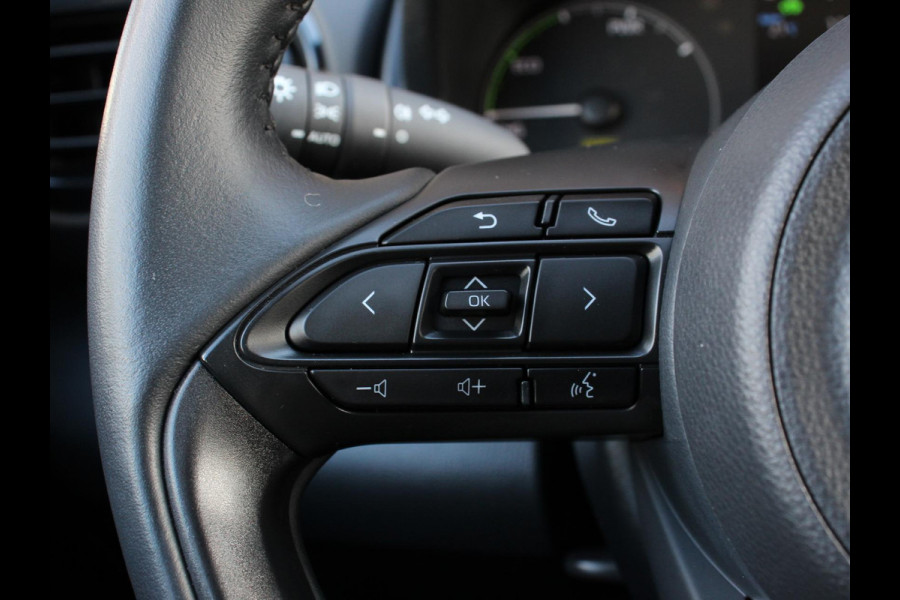 Toyota Yaris 1.5 Hybrid Comfort Aut Carplay Automatische Airco Toyota Safety Sense Adaptieve lampen Verkeerborden herkenning bots waarschuwing Toyota Yaris 1.5 Hybrid Comfort Aut Carplay Automatische Airco Toyota Safety Sense Adaptieve lampen Verkeerborden herkenning bots waarschuwing