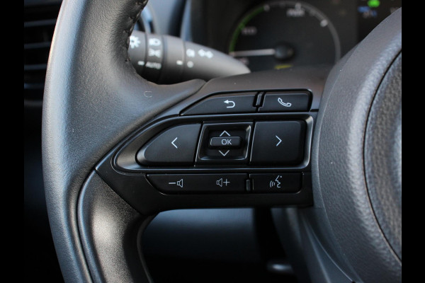 Toyota Yaris 1.5 Hybrid Comfort Aut Carplay Automatische Airco Toyota Safety Sense Adaptieve lampen Verkeerborden herkenning bots waarschuwing Toyota Yaris 1.5 Hybrid Comfort Aut Carplay Automatische Airco Toyota Safety Sense Adaptieve lampen Verkeerborden herkenning bots waarschuwing