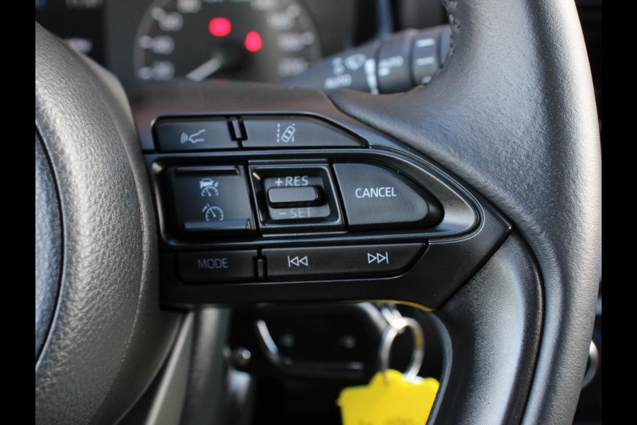 Toyota Yaris 1.5 Hybrid Comfort Aut Carplay Automatische Airco Toyota Safety Sense Adaptieve lampen Verkeerborden herkenning bots waarschuwing Toyota Yaris 1.5 Hybrid Comfort Aut Carplay Automatische Airco Toyota Safety Sense Adaptieve lampen Verkeerborden herkenning bots waarschuwing