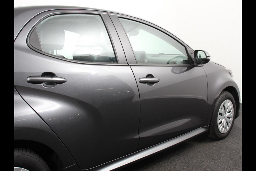 Toyota Yaris 1.5 Hybrid Comfort Aut Carplay Automatische Airco Toyota Safety Sense Adaptieve lampen Verkeerborden herkenning bots waarschuwing Toyota Yaris 1.5 Hybrid Comfort Aut Carplay Automatische Airco Toyota Safety Sense Adaptieve lampen Verkeerborden herkenning bots waarschuwing