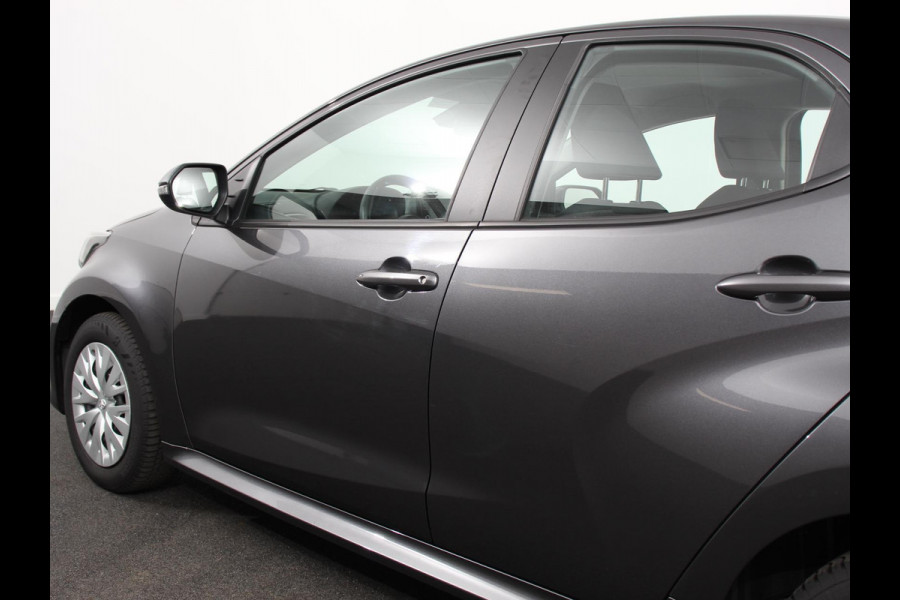 Toyota Yaris 1.5 Hybrid Comfort Aut Carplay Automatische Airco Toyota Safety Sense Adaptieve lampen Verkeerborden herkenning bots waarschuwing Toyota Yaris 1.5 Hybrid Comfort Aut Carplay Automatische Airco Toyota Safety Sense Adaptieve lampen Verkeerborden herkenning bots waarschuwing