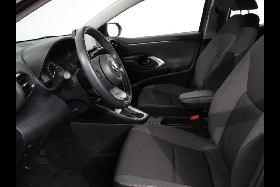 Toyota Yaris 1.5 Hybrid Comfort Aut Carplay Automatische Airco Toyota Safety Sense Adaptieve lampen Verkeerborden herkenning bots waarschuwing Toyota Yaris 1.5 Hybrid Comfort Aut Carplay Automatische Airco Toyota Safety Sense Adaptieve lampen Verkeerborden herkenning bots waarschuwing
