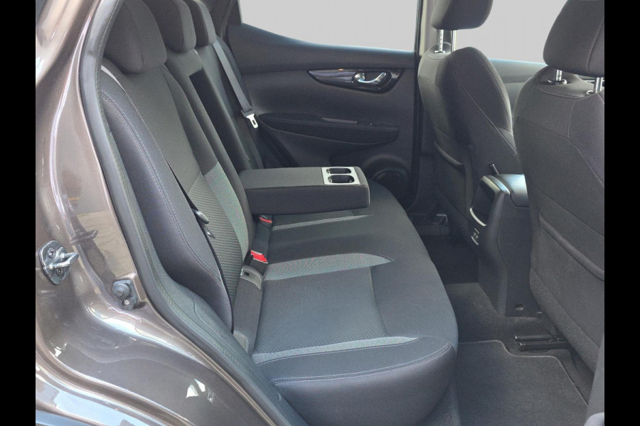 Nissan QASHQAI 1.3 DIG-T N-Connecta | automaat | 160PK | panoramadak | navigatie | trekhaak | Stoelverwarming |