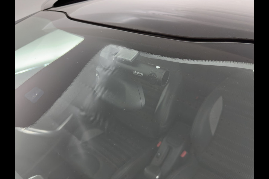 Peugeot 2008 1.2 PureTech Allure Aut. *PANO | LEATHER-FABRIC | HEATED-SPORTSEATS | CARPLAY | ECC | CAMERA | PRIVACY-GLASS | PDC | CRUISE | 16''ALU*