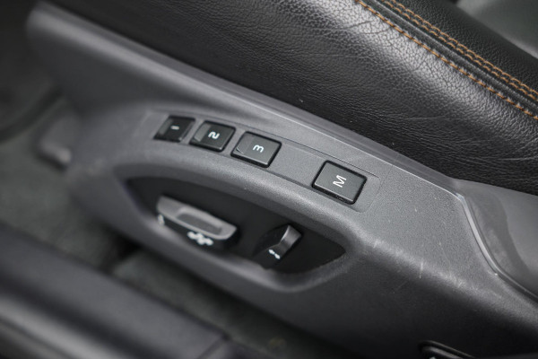 Volvo V60 Cross Country 2.0 D4 Polar+ |Schuifdak|Memory|Camera|Leder|Stuurverwarming|