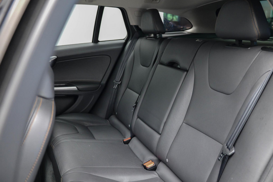 Volvo V60 Cross Country 2.0 D4 Polar+ |Schuifdak|Memory|Camera|Leder|Stuurverwarming|