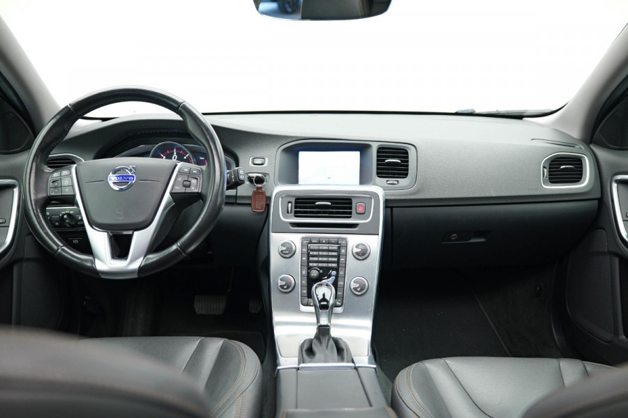 Volvo V60 Cross Country 2.0 D4 Polar+ |Schuifdak|Memory|Camera|Leder|Stuurverwarming|