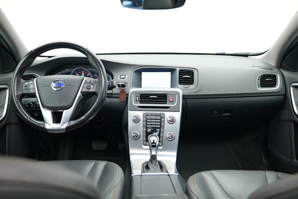 Volvo V60 Cross Country 2.0 D4 Polar+ |Schuifdak|Memory|Camera|Leder|Stuurverwarming|