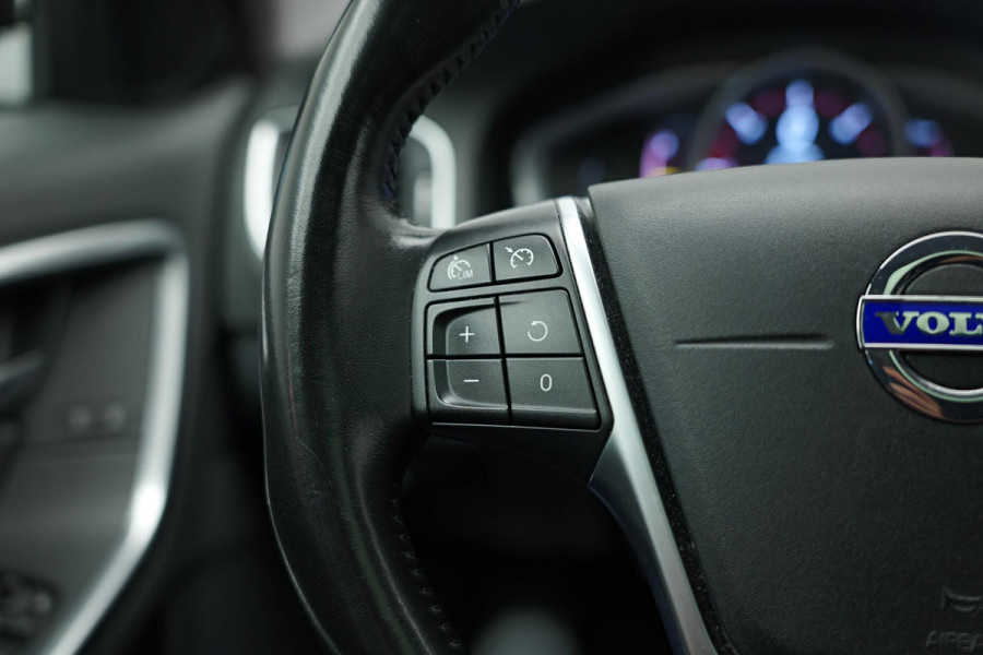 Volvo V60 Cross Country 2.0 D4 Polar+ |Schuifdak|Memory|Camera|Leder|Stuurverwarming|