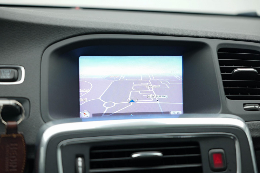 Volvo V60 Cross Country 2.0 D4 Polar+ |Schuifdak|Memory|Camera|Leder|Stuurverwarming|