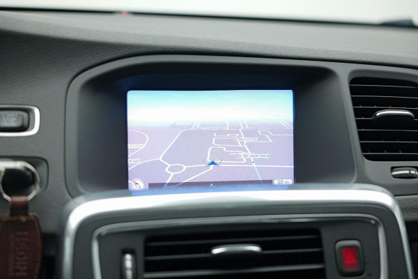 Volvo V60 Cross Country 2.0 D4 Polar+ |Schuifdak|Memory|Camera|Leder|Stuurverwarming|