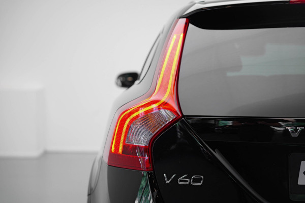 Volvo V60 Cross Country 2.0 D4 Polar+ |Schuifdak|Memory|Camera|Leder|Stuurverwarming|