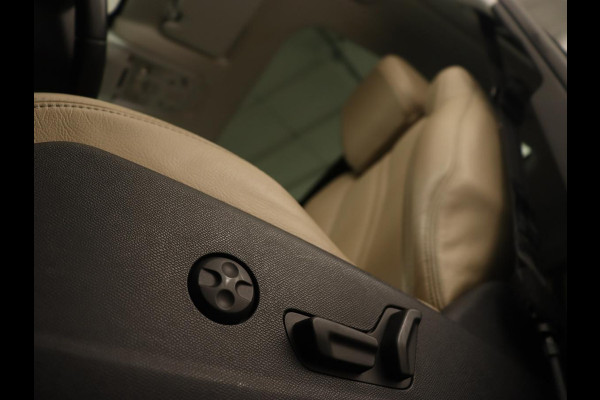 Peugeot 3008 1.6 e-THP GT Line | Panoramadak | Trekhaak | Leder | Adaptive cruise | Camera | Stoelverwarming | Carplay | Navigatie