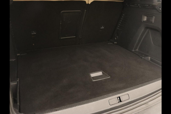 Peugeot 3008 1.6 e-THP GT Line | Panoramadak | Trekhaak | Leder | Adaptive cruise | Camera | Stoelverwarming | Carplay | Navigatie