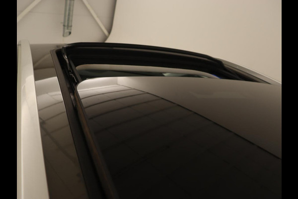 Peugeot 3008 1.6 e-THP GT Line | Panoramadak | Trekhaak | Leder | Adaptive cruise | Camera | Stoelverwarming | Carplay | Navigatie
