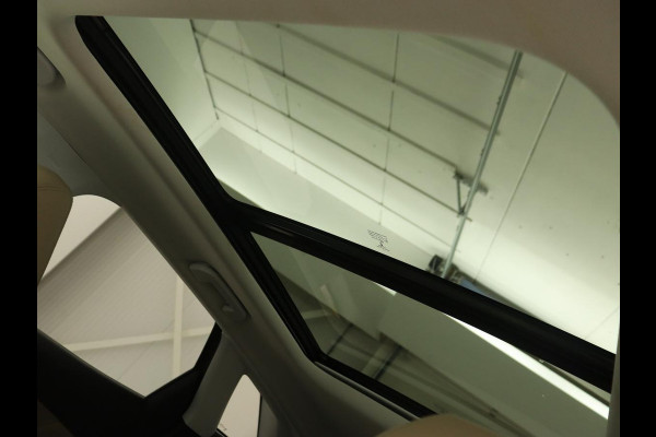 Peugeot 3008 1.6 e-THP GT Line | Panoramadak | Trekhaak | Leder | Adaptive cruise | Camera | Stoelverwarming | Carplay | Navigatie