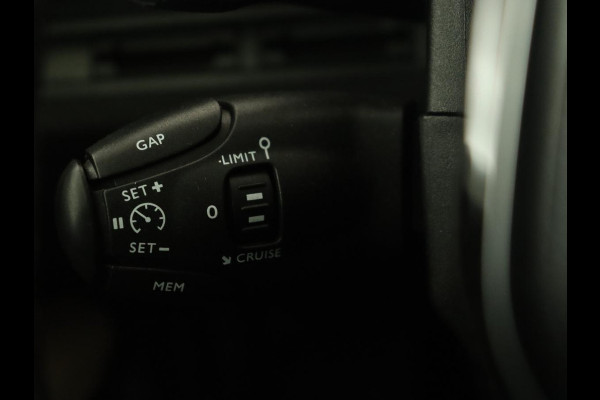 Peugeot 3008 1.6 e-THP GT Line | Panoramadak | Trekhaak | Leder | Adaptive cruise | Camera | Stoelverwarming | Carplay | Navigatie