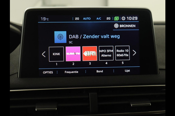 Peugeot 3008 1.6 e-THP GT Line | Panoramadak | Trekhaak | Leder | Adaptive cruise | Camera | Stoelverwarming | Carplay | Navigatie
