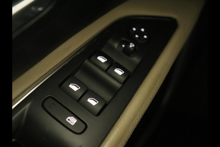 Peugeot 3008 1.6 e-THP GT Line | Panoramadak | Trekhaak | Leder | Adaptive cruise | Camera | Stoelverwarming | Carplay | Navigatie